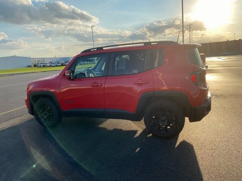 Used 2020 Jeep Renegade Altitude image 9