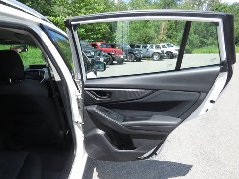 Used 2017 Subaru Impreza 2.0i Premium image 16