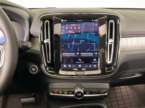 New 2026 Volvo XC40 B5 Plus w/ Protection Package Premier image 23