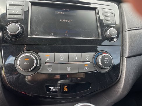Used 2020 Nissan Rogue S image 23