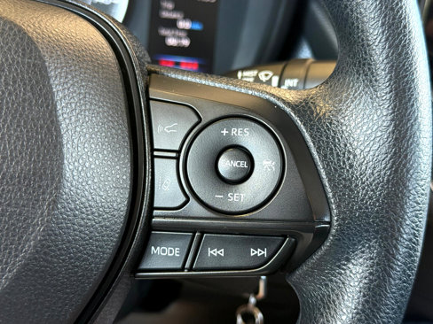 Used 2022 Toyota Corolla LE image 25