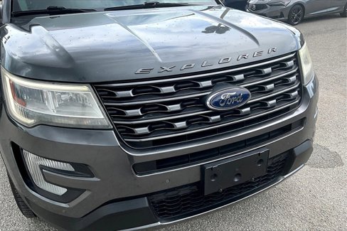 Used 2017 Ford Explorer XLT w/ Equipment Group 202A image 11