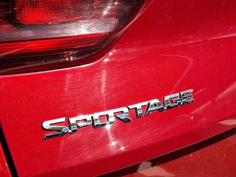 Used 2020 Kia Sportage LX image 5