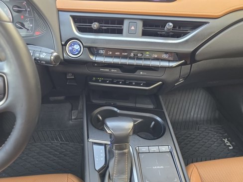 Used 2020 Lexus UX 250h w/ Luxury Package image 20