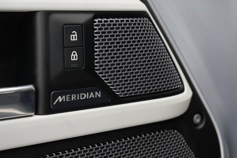 Used 2020 Land Rover Defender 110 First Edition image 24