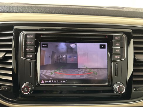 Used 2019 Volkswagen Beetle 2.0T image 15