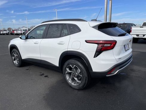 New 2025 Chevrolet Trax LT w/ Driver Confidence Package image 3