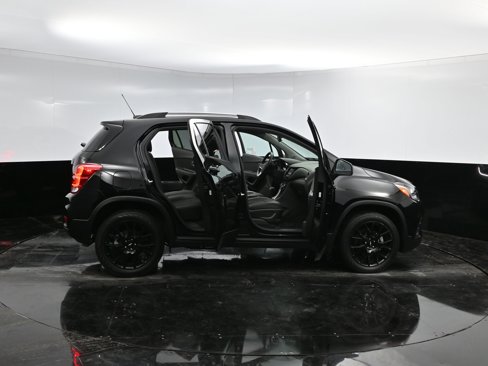 Used 2022 Chevrolet Trax LT w/ Midnight Edition image 41