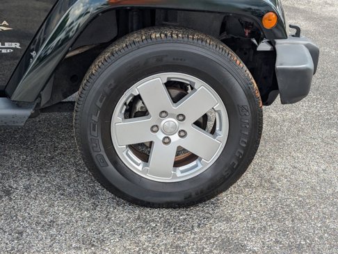 Used 2012 Jeep Wrangler Unlimited Sahara image 6