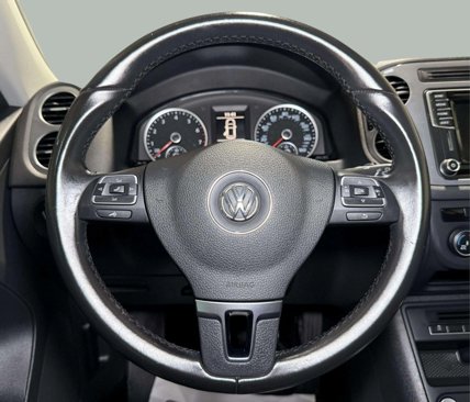 Used 2017 Volkswagen Tiguan S image 19