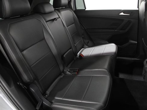 Used 2020 Volkswagen Tiguan SEL image 18
