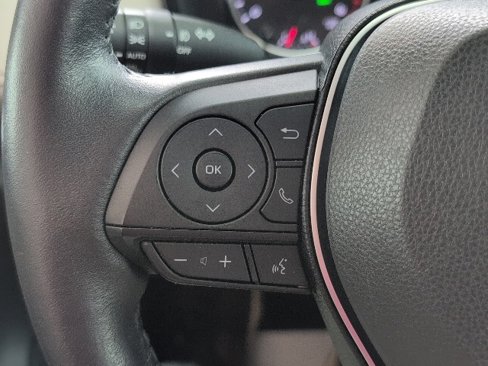 Used 2020 Toyota RAV4 XLE Premium image 28