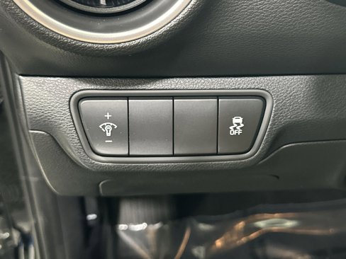 Used 2023 Kia Forte LXS image 17