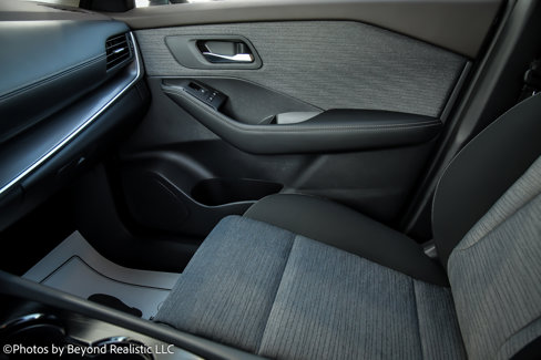 Used 2023 Nissan Rogue SV image 47