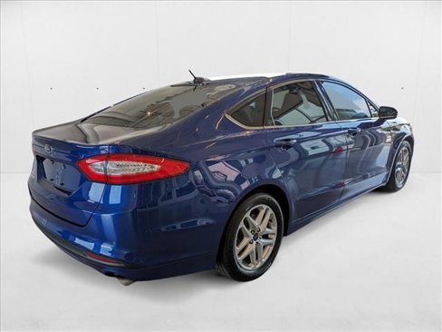 Used 2015 Ford Fusion SE image 5