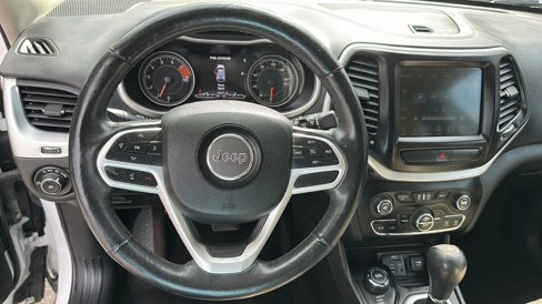 Used 2017 Jeep Cherokee Limited image 18