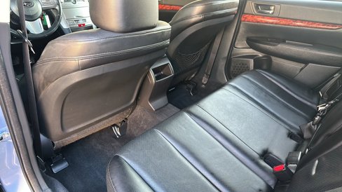 Used 2011 Subaru Outback 2.5i Limited image 9