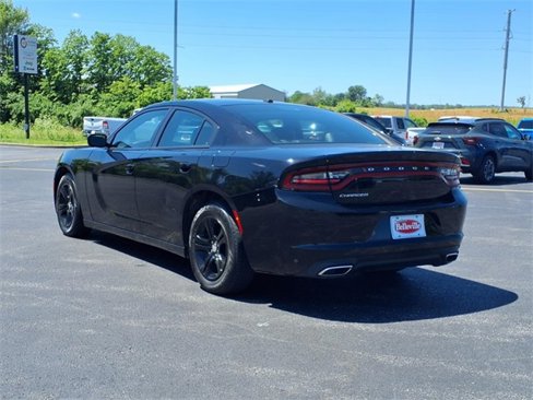 Used 2022 Dodge Charger SXT w/ Leather Interior Group image 2