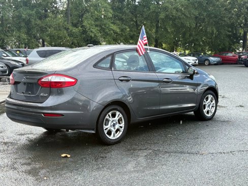 Used 2016 Ford Fiesta SE image 6