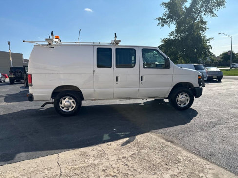 Used 2014 Ford E-250 and Econoline 250 image 2