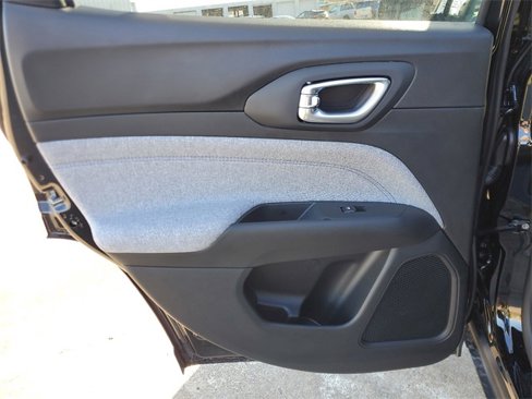 New 2025 Jeep Compass Latitude image 13