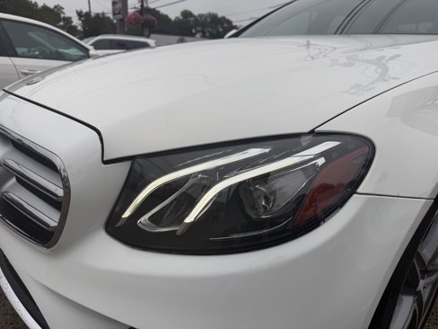 Used 2019 Mercedes-Benz E 300 4MATIC w/ Premium 1 Package image 16