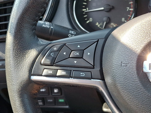 Used 2019 Nissan Rogue SV image 20