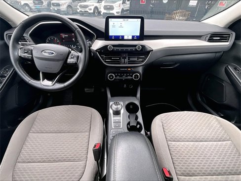Used 2022 Ford Escape SE w/ Cold Weather Package image 16