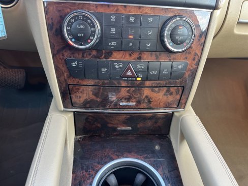 Used 2011 Mercedes-Benz GL 450 4MATIC image 21