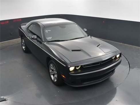 Used 2019 Dodge Challenger SXT image 20