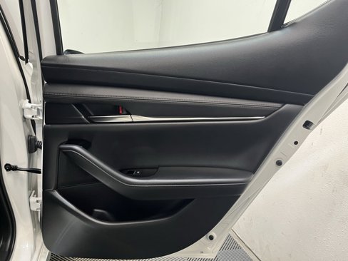 Used 2019 MAZDA MAZDA3 AWD Hatchback w/ Premium Pkg image 18