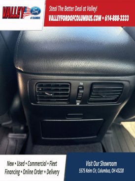 Used 2016 INFINITI Q70 3.7 w/ Technology Package image 35
