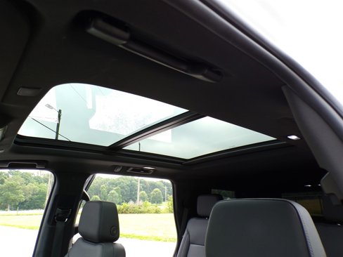 Used 2022 Chevrolet Tahoe Z71 w/ Luxury Package image 8