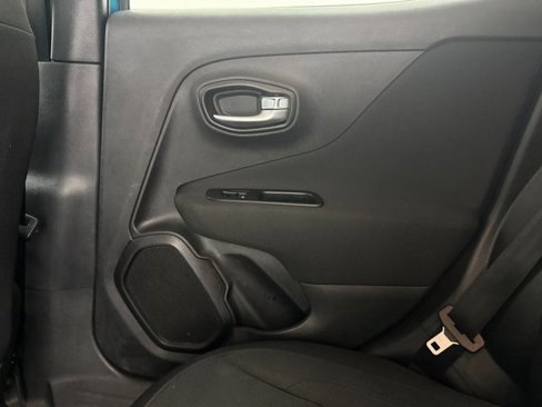 Used 2020 Jeep Renegade Latitude image 33