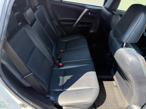 Used 2017 Toyota RAV4 SE image 19