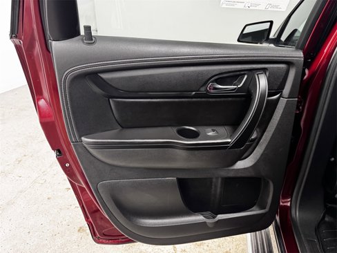 Used 2017 Chevrolet Traverse LT image 11