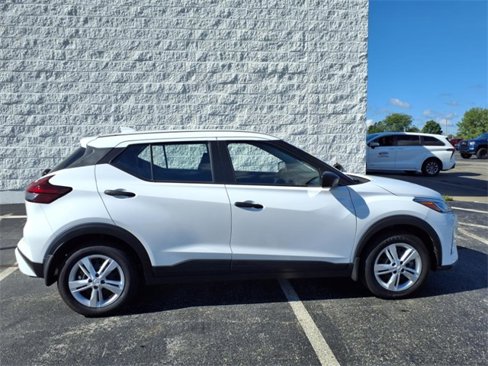 Used 2024 Nissan Kicks S image 2