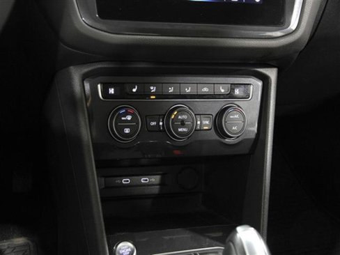 Used 2021 Volkswagen Tiguan SE w/ 3rd Row Seat Package image 13