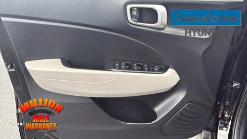 Used 2022 Hyundai Venue SEL w/ Cargo Package image 13