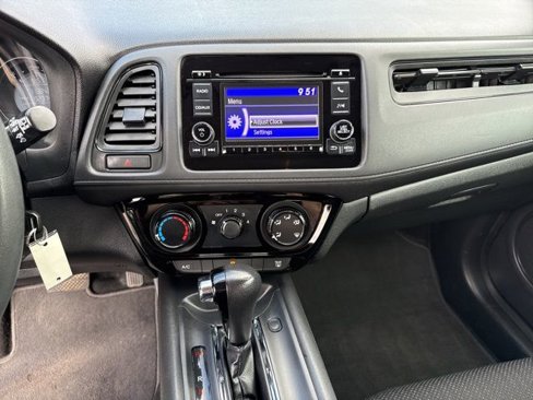 Used 2018 Honda HR-V LX image 12