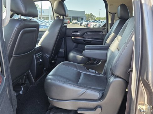 Used 2014 Cadillac Escalade ESV Premium image 6