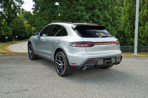 Certified 2023 Porsche Macan image 3