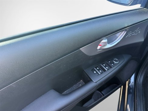 Certified 2022 Kia Forte LXS w/ LXS Technology Package image 14