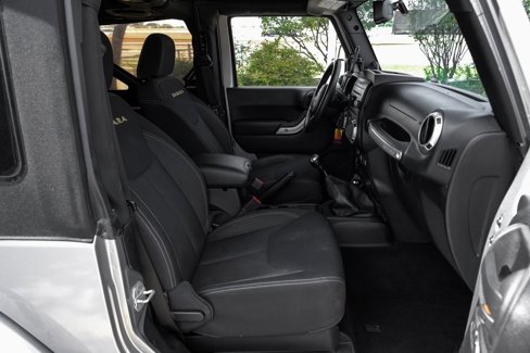 Used 2013 Jeep Wrangler Sahara w/ Dual Top Group image 29