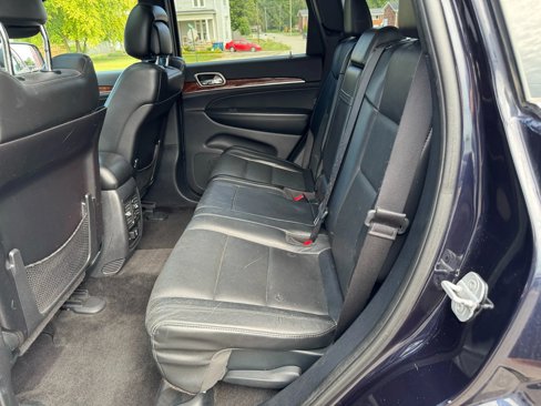 Used 2011 Jeep Grand Cherokee Limited w/ Luxury Group II image 23