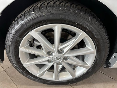 Used 2014 Toyota Prius V image 10