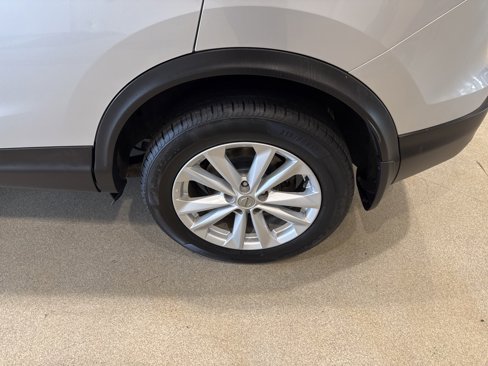 Used 2018 Nissan Rogue Sport SV image 10