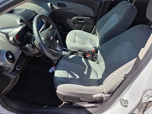 Used 2015 Chevrolet Sonic LS image 10