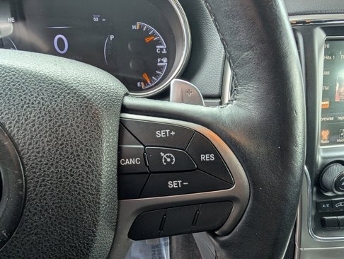 Used 2017 Jeep Grand Cherokee Altitude image 15