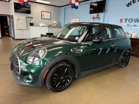 Used 2019 MINI Cooper 2-Door Hardtop image 12